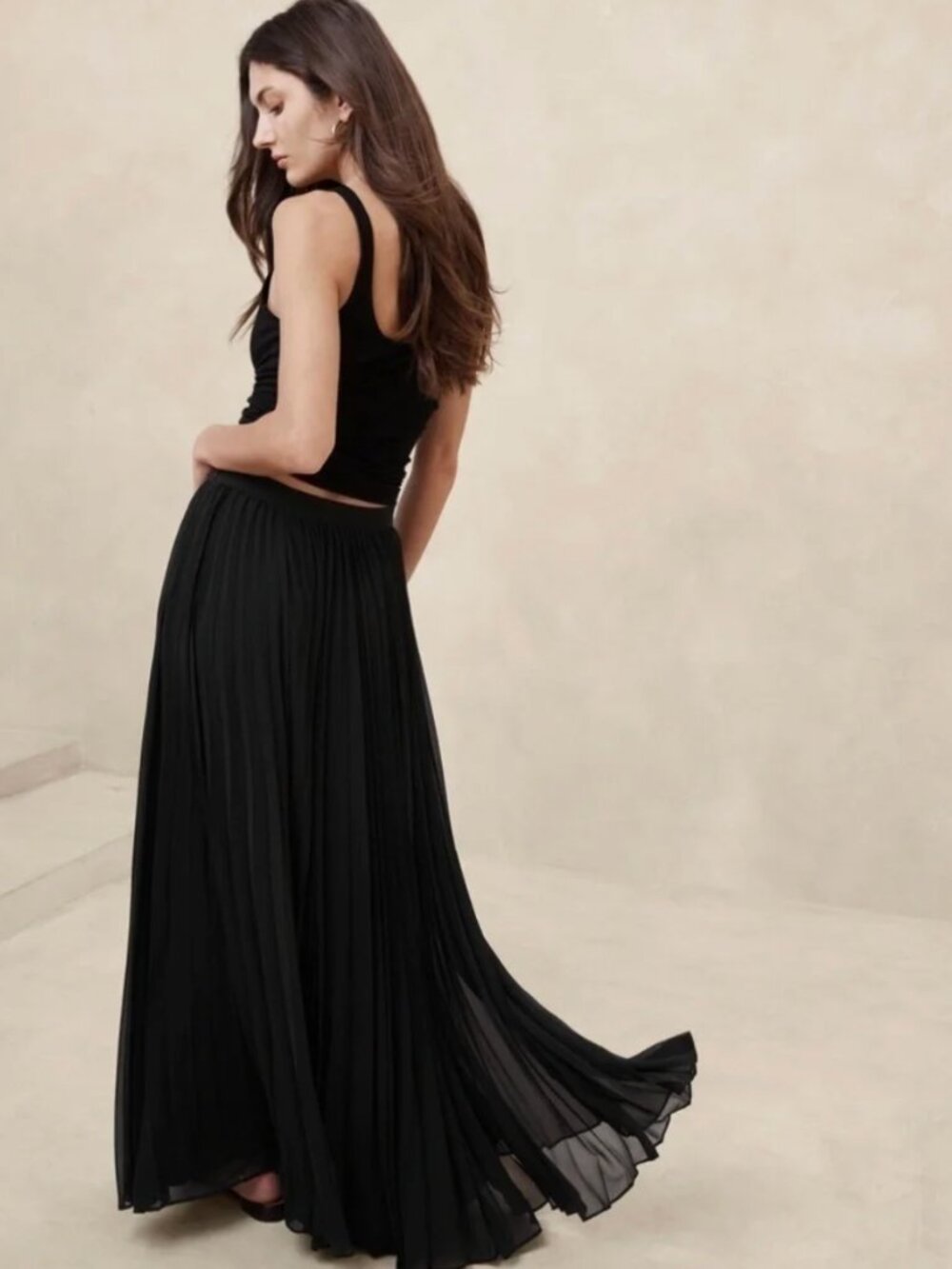 Banana Republic "Malia" Black Soft Satin Pleated Maxi Skirt - Size 12 - Like New - Picture 8 of 9